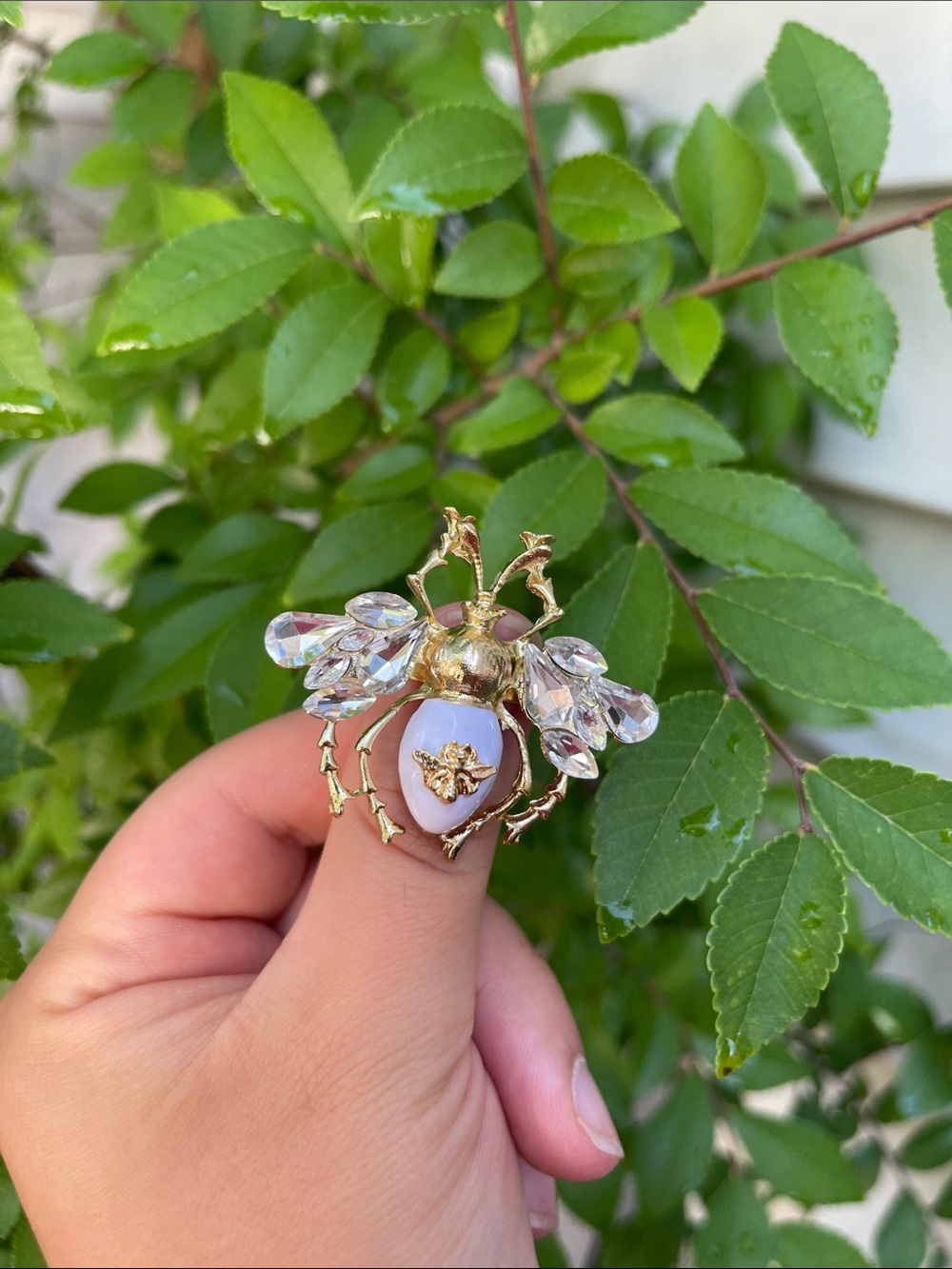 NEW! Gold Bee Cocktail Ring with Clear Crystals and White Accent 🪲🐝 A8-279 - Picture 6 of 7